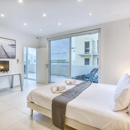 Beautiful, Penthouse With Private Terrace By 360 Estates *