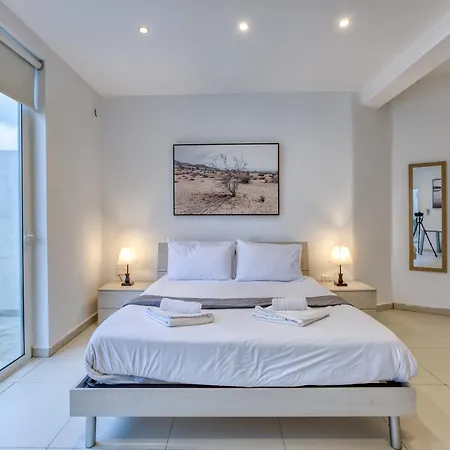 Beautiful, Penthouse With Private Terrace By 360 Estates *